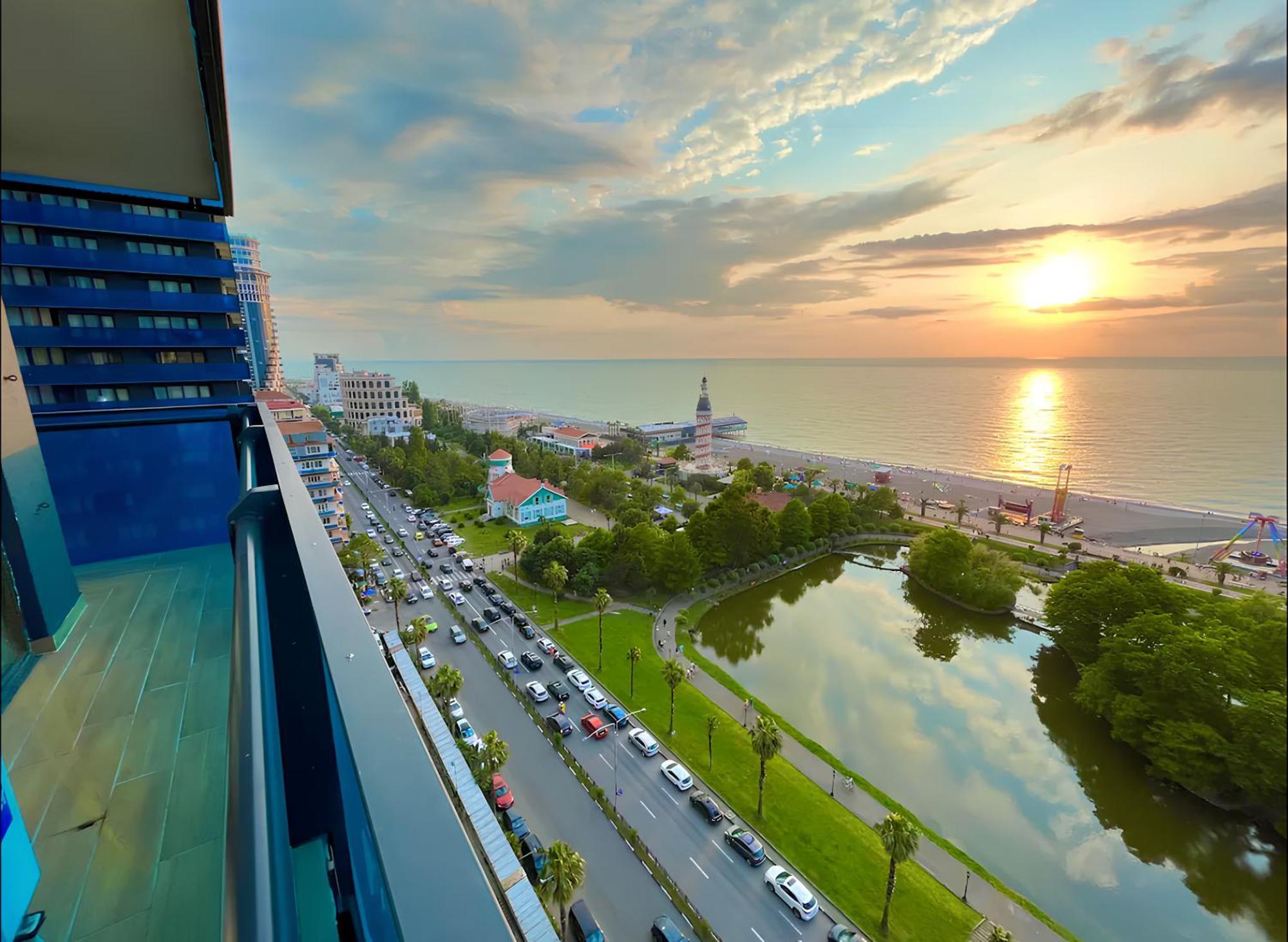 Panorama Orbi Beach Resort Center Suite Batumi Exterior foto