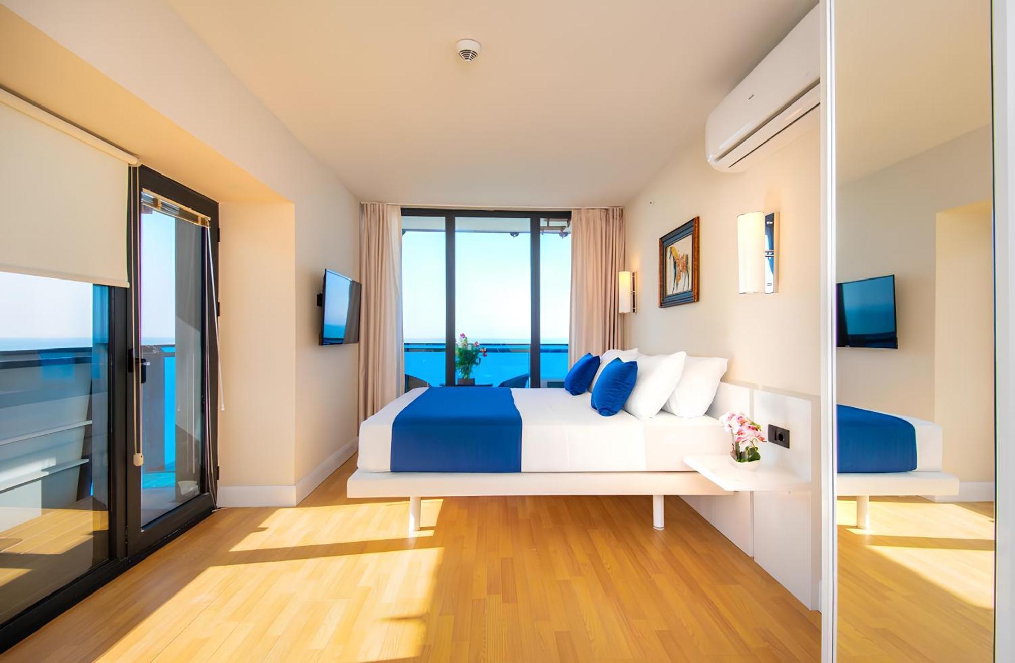 Panorama Orbi Beach Resort Center Suite Batumi Exterior foto